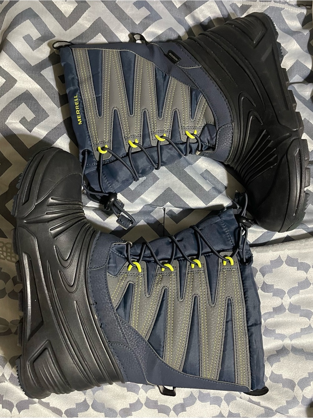 Merrell Snow Quest Lite 3.0 Waterproof Boots Big Kids 6M 400g / Fits Women 7.5-8